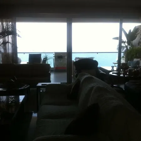 Penthouse *roof Garden* Pool* Gym-finikoudes Beach Larnaca