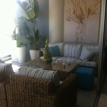 Appartamento Penthouse *roof Garden* Pool* Gym-finikoudes Beach Larnaca