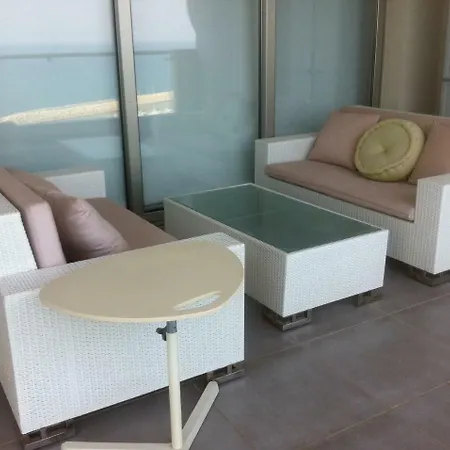 Penthouse *roof Garden* Pool* Gym-finikoudes Beach Appartamento Larnaca