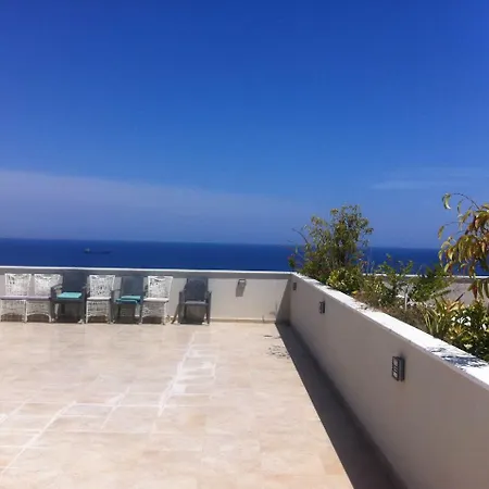 Penthouse *roof Garden* Pool* Gym-finikoudes Beach Lägenhet